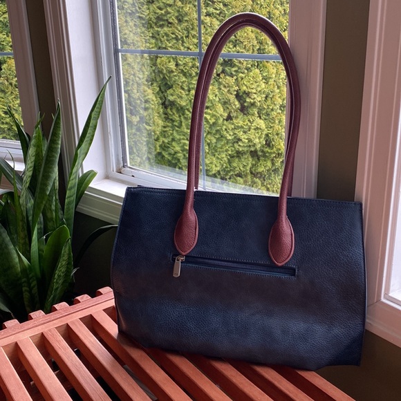 Espe Vegan Leather Tote - Picture 3 of 4